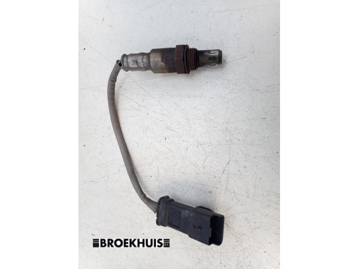 Gebruikte Lambda Sonde Peugeot 308 SW (L4/L9/LC/LJ/LR) 1.2 12V e-THP PureTech 130 Prijs € 20,00 Margeregeling aangeboden door Autobedrijf Broekhuis B.V.