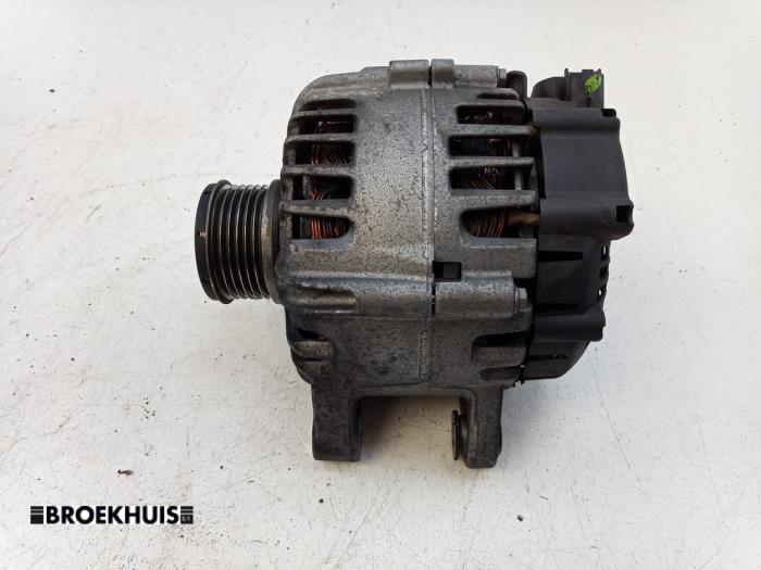 Gebruikte Dynamo Peugeot 308 SW (L4/L9/LC/LJ/LR) 1.2 12V e-THP PureTech 130 Prijs € 65,00 Margeregeling aangeboden door Autobedrijf Broekhuis B.V.