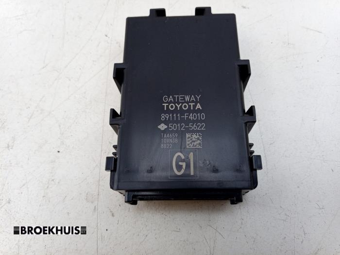 Gebruikte Gateway module Toyota C-HR (X1,X5) 1.8 16V Hybrid Prijs € 50,00 Margeregeling aangeboden door Autobedrijf Broekhuis B.V.