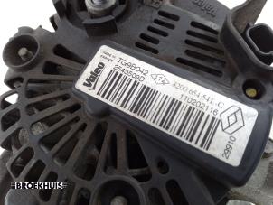 Dynamo van een Renault Twingo II (CN) 1.2 16V 2011