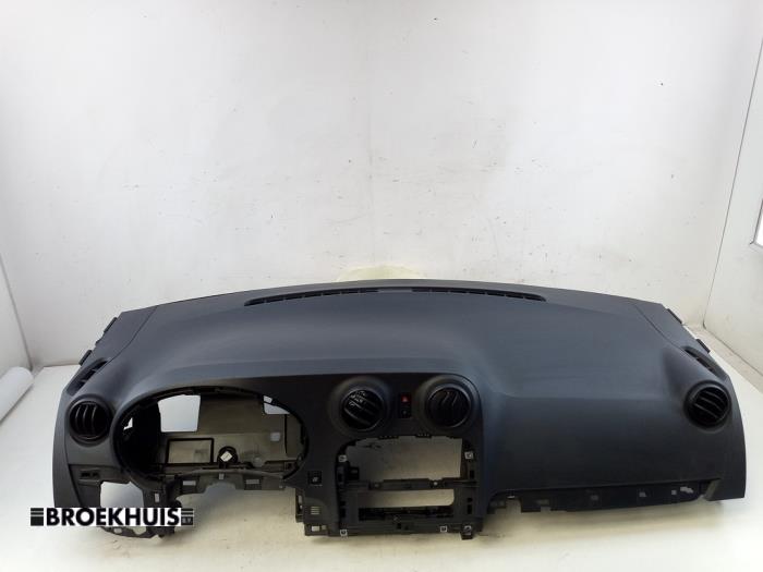Gebruikte Dashboard Mercedes Citan (415.6) 1.5 108 CDI Euro 6 Prijs € 181,50 Inclusief btw aangeboden door Autobedrijf Broekhuis B.V.