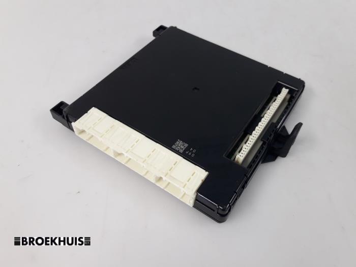 Computer Body Control van een Toyota Prius Plus (ZVW4) 1.8 Hybrid 16V 2012