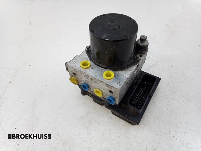 Gebruikte ABS Pomp Skoda Fabia II Combi 1.2 TDI 12V Greenline Prijs € 40,00 Margeregeling aangeboden door Autobedrijf Broekhuis B.V.