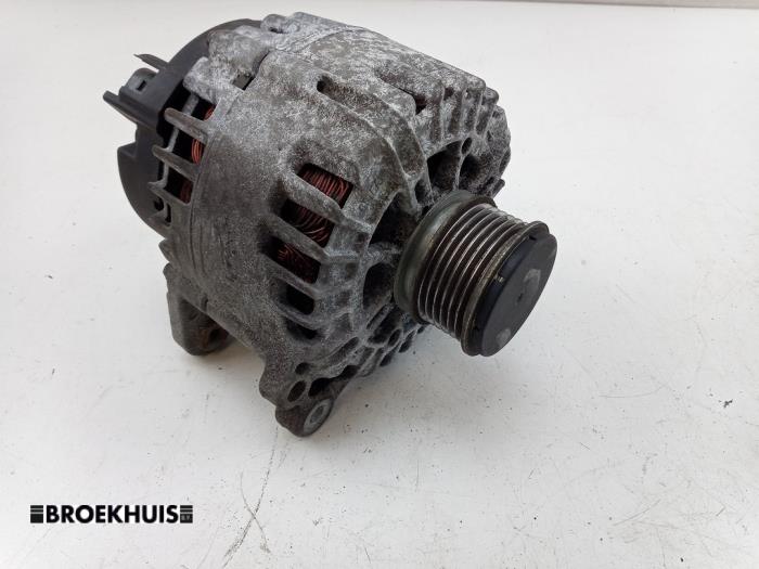 Gebruikte Dynamo Skoda Fabia II Combi 1.2 TDI 12V Greenline Prijs € 35,00 Margeregeling aangeboden door Autobedrijf Broekhuis B.V.