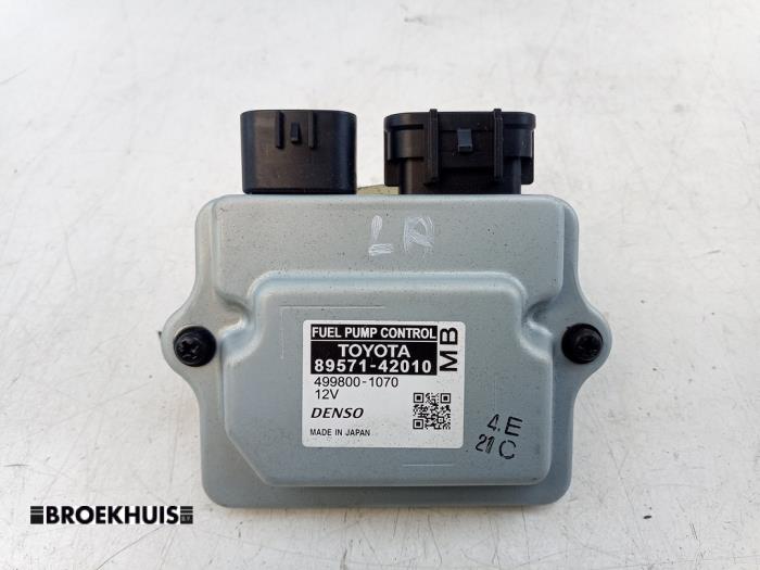 Gebruikte Brandstofpomp module Toyota RAV4 (A5) 2.5 Plug-in Hybrid 16V AWD Prijs € 100,00 Margeregeling aangeboden door Autobedrijf Broekhuis B.V.