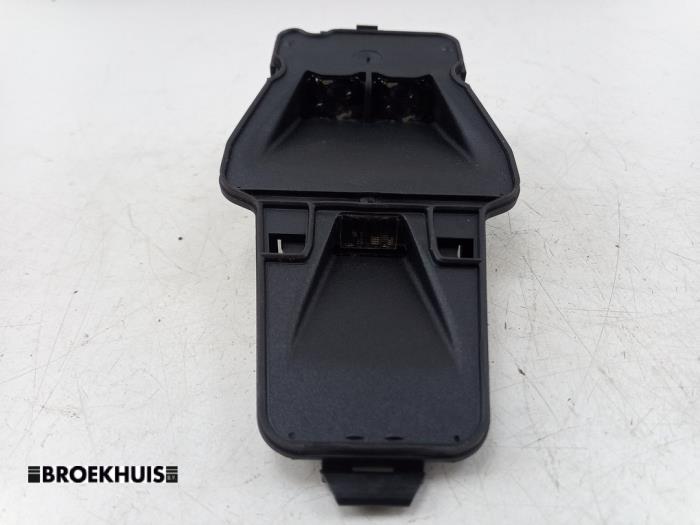Gebruikte Remassistent sensor Seat Mii 1.0 12V Prijs € 20,00 Margeregeling aangeboden door Autobedrijf Broekhuis B.V.