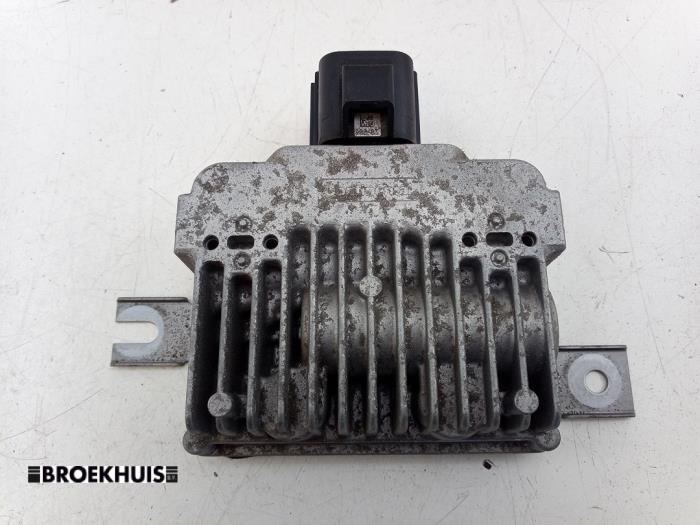 Gebruikte Brandstofpomp module Volvo V60 I (FW/GW) 2.0 D4 16V Prijs € 50,00 Margeregeling aangeboden door Autobedrijf Broekhuis B.V.