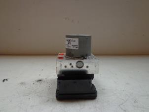 Gebruikte ABS Pomp Kia Rio III (UB) 1.2 CVVT 16V Prijs € 50,00 Margeregeling aangeboden door Autobedrijf Broekhuis B.V.