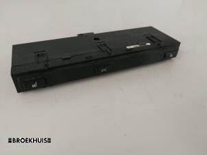 Gebruikte Schakelaar BMW 5 serie (E60) 523i 24V Prijs € 15,00 Margeregeling aangeboden door Autobedrijf Broekhuis B.V.