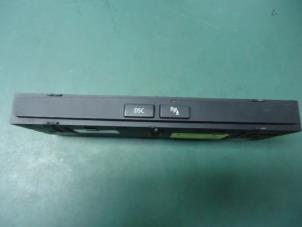 Gebruikte Schakelaar BMW 5 serie (E60) 530d 24V Prijs € 15,00 Margeregeling aangeboden door Autobedrijf Broekhuis B.V.