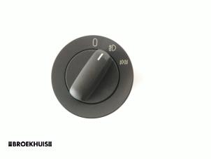 Gebruikte Schakelaar Licht BMW 5 serie (E39) 525i 24V Prijs € 10,00 Margeregeling aangeboden door Autobedrijf Broekhuis B.V.