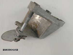 Gebruikte Motorrubber Opel Astra J Sports Tourer (PD8/PE8/PF8) 1.4 Turbo 16V Prijs € 15,00 Margeregeling aangeboden door Autobedrijf Broekhuis B.V.