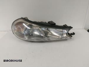 Gebruikte Rechter Koplamp Ford Mondeo II Wagon 2.0i 16V Prijs € 15,00 Margeregeling aangeboden door Autobedrijf Broekhuis B.V.