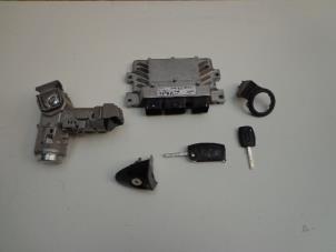 Gebruikte Inspuitcomputer Ford Fiesta 6 (JA8) 1.25 16V Prijs € 70,00 Margeregeling aangeboden door Autobedrijf Broekhuis B.V.