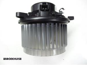 Gebruikte Chaufage Ventilatiemotor Opel Insignia Sports Tourer 2.0 CDTI 16V 110 Ecotec Prijs € 35,00 Margeregeling aangeboden door Autobedrijf Broekhuis B.V.