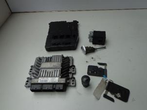 Gebruikte Inspuitcomputer Renault Scénic II (JM) 1.5 dCi 105 Prijs € 75,00 Margeregeling aangeboden door Autobedrijf Broekhuis B.V.