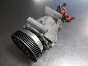 Gebruikte Aircopomp Renault Kangoo Express (FW) 1.5 dCi 90 FAP Prijs € 30,00 Margeregeling aangeboden door Autobedrijf Broekhuis B.V.