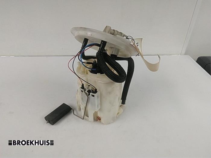 Gebruikte Tank element Pomp Opel Zafira (M75) 1.9 CDTI Prijs € 30,00 Margeregeling aangeboden door Autobedrijf Broekhuis B.V.