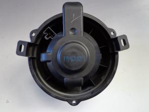 Gebruikte Chaufage Ventilatiemotor Mitsubishi Colt (Z2/Z3) 1.3 16V Prijs € 35,00 Margeregeling aangeboden door Autobedrijf Broekhuis B.V.