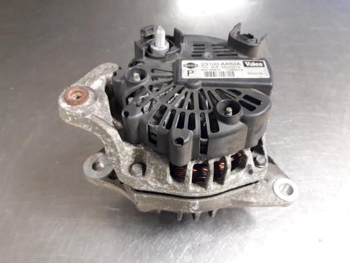 Dynamo van een Nissan Micra (K12) 1.2 16V 2005