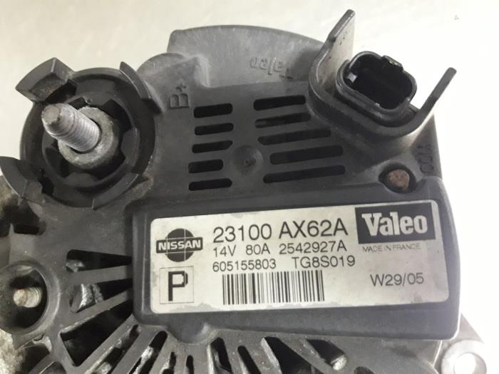 Dynamo van een Nissan Micra (K12) 1.2 16V 2005