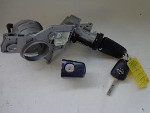 Gebruikte Cilinderslotenset (compleet) Opel Zafira (M75) 1.9 CDTI Prijs € 40,00 Margeregeling aangeboden door Autobedrijf Broekhuis B.V.