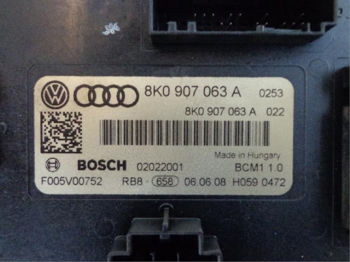 BCM van een Audi A4 (B8) 2.0 TDI 16V 2008