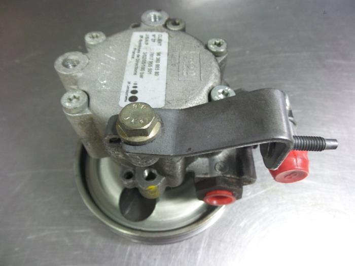 Gebruikte Pomp Servo Citroen C5 II Berline (RC) 1.8 16V Prijs € 30,00 Margeregeling aangeboden door Autobedrijf Broekhuis B.V.