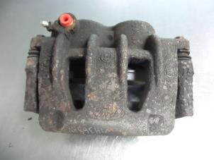 Gebruikte Remklauw (Tang) rechts-voor Ford Transit 2.0 TDdi 16V 260S Prijs € 15,00 Margeregeling aangeboden door Autobedrijf Broekhuis B.V.