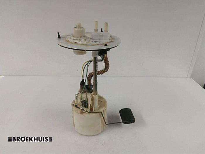 Gebruikte Tank element Pomp Hyundai Atos 1.0 12V Prijs € 25,00 Margeregeling aangeboden door Autobedrijf Broekhuis B.V.