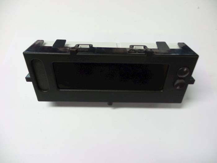 Gebruikte Display Interieur Renault Clio III (BR/CR) 1.5 dCi FAP Prijs € 35,00 Margeregeling aangeboden door Autobedrijf Broekhuis B.V.