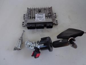 Gebruikte Computer Inspuit Renault Clio III (BR/CR) 1.5 dCi FAP Prijs € 100,00 Margeregeling aangeboden door Autobedrijf Broekhuis B.V.