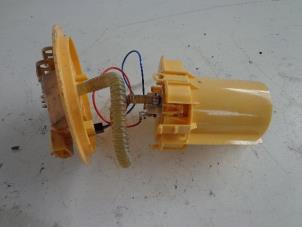 Gebruikte Tank element Pomp Opel Vectra C Caravan 1.9 CDTI 16V Prijs € 25,00 Margeregeling aangeboden door Autobedrijf Broekhuis B.V.