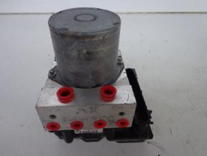 Gebruikte ABS Pomp Toyota Avensis Wagon (T27) 2.0 16V D-4D-F Prijs € 50,00 Margeregeling aangeboden door Autobedrijf Broekhuis B.V.