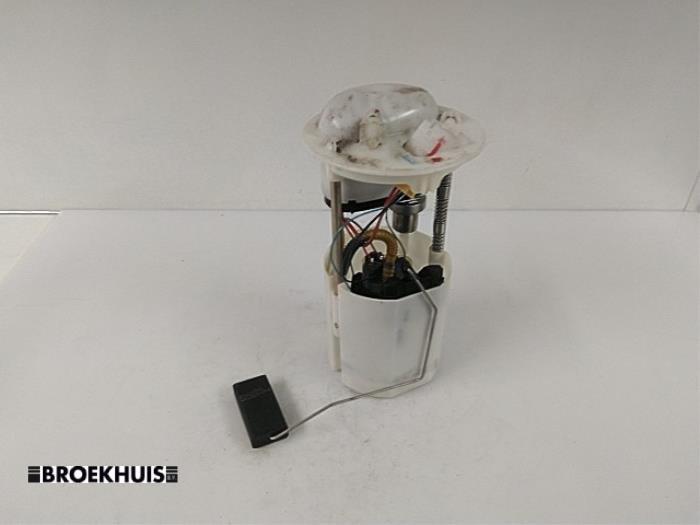 Gebruikte Tank element Pomp Suzuki Swift (ZA/ZC/ZD1/2/3/9) 1.3 VVT 16V Prijs € 20,00 Margeregeling aangeboden door Autobedrijf Broekhuis B.V.