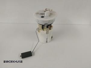Gebruikte Tank element Pomp Mazda 2 (DE) 1.3 16V S-VT Prijs € 25,00 Margeregeling aangeboden door Autobedrijf Broekhuis B.V.