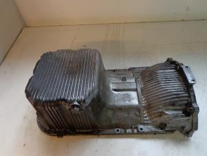 Gebruikte Carterpan Hyundai Elantra III 2.0i Prijs € 20,00 Margeregeling aangeboden door Autobedrijf Broekhuis B.V.