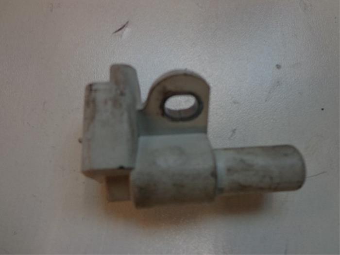 Gebruikte Nokkenas Sensor Volvo V50 (MW) 2.0 D 16V Prijs € 10,00 Margeregeling aangeboden door Autobedrijf Broekhuis B.V.