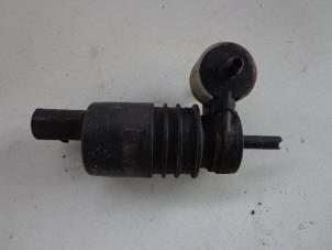 Gebruikte Ruitensproeierpomp voor Seat Alhambra (7V8/9) 2.0 Prijs € 10,00 Margeregeling aangeboden door Autobedrijf Broekhuis B.V.