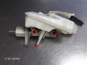 Gebruikte Hoofdremcilinder Volvo V50 (MW) 1.6 D 16V Prijs € 25,00 Margeregeling aangeboden door Autobedrijf Broekhuis B.V.