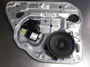 Gebruikte Ruitmechaniek 4Deurs links-achter Volvo V50 (MW) 1.6 D2 16V Prijs € 60,00 Margeregeling aangeboden door Autobedrijf Broekhuis B.V.