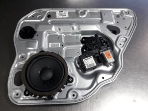 Gebruikte Raammechaniek 4Deurs rechts-achter Volvo V50 (MW) 2.0 D 16V Prijs € 50,00 Margeregeling aangeboden door Autobedrijf Broekhuis B.V.