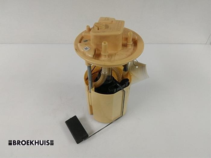 Gebruikte Tank element Pomp Alfa Romeo MiTo (955) 1.3 JTDm 16V Prijs € 22,50 Margeregeling aangeboden door Autobedrijf Broekhuis B.V.