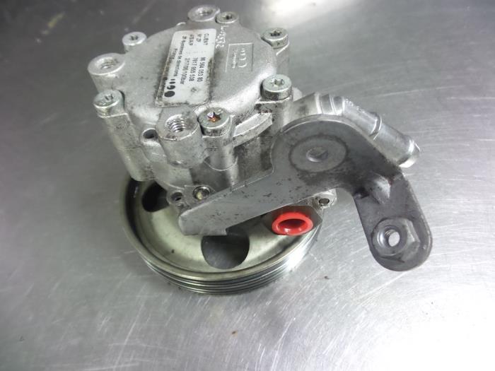 Gebruikte Pomp Servo Citroen C5 II Berline (RC) 1.6 HDiF 16V Prijs € 30,00 Margeregeling aangeboden door Autobedrijf Broekhuis B.V.