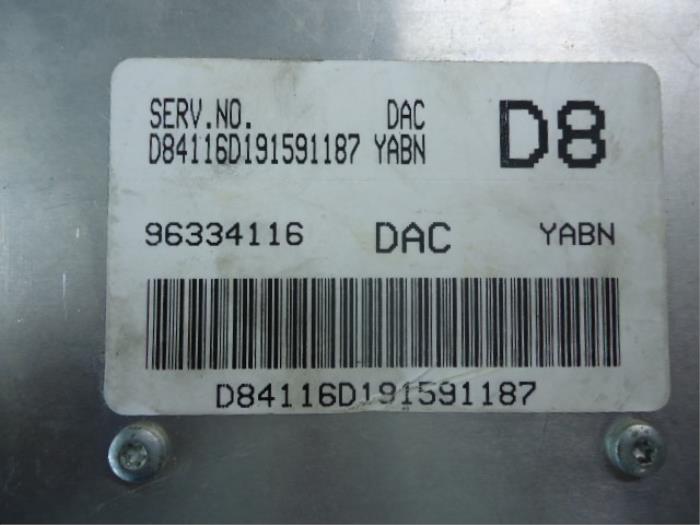 Inspuitcomputer van een Daewoo Nubira (J200) 2.0 16V 2000