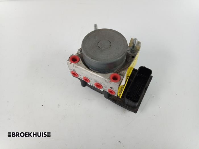 Gebruikte ABS Pomp Peugeot Bipper (AA) 1.4 HDi Prijs € 48,40 Inclusief btw aangeboden door Autobedrijf Broekhuis B.V.