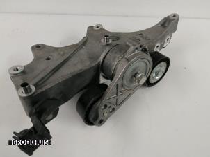 Gebruikte Dynamosteun onder Fiat 500 Zagato Coupe 0.9 TwinAir Prijs € 40,00 Margeregeling aangeboden door Autobedrijf Broekhuis B.V.