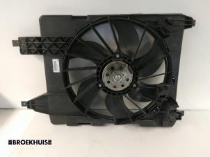 Gebruikte Koelvin Motor Renault Grand Scénic II (JM) 1.5 dCi 105 Prijs € 25,00 Margeregeling aangeboden door Autobedrijf Broekhuis B.V.