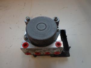 Gebruikte ABS Pomp Dacia Logan (LS) 1.4 Prijs € 40,00 Margeregeling aangeboden door Autobedrijf Broekhuis B.V.