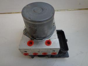 Gebruikte ABS Pomp Mercedes E (C207) E-260 CGI 16V BlueEfficiency Prijs € 100,00 Margeregeling aangeboden door Autobedrijf Broekhuis B.V.